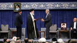 Аятолла Хаменеи утвердил Масуда Пезешкиана новым президентом Ирана