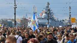 Грандиозный парад в Санкт-Петербурге: Россия отмечает День ВМФ